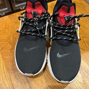 Nike react prestos men US8 red black and white in good condition no box